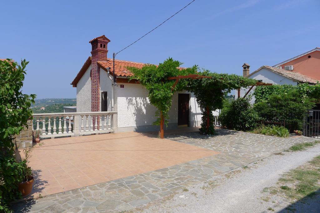 Apartments Rosemary Луція Екстер'єр фото